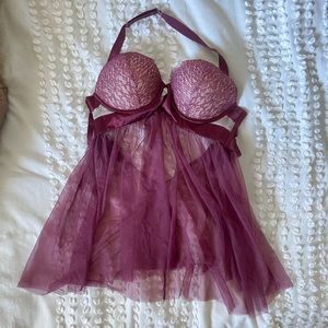 VS babydoll. never worn. sz 32DD. great fall color.